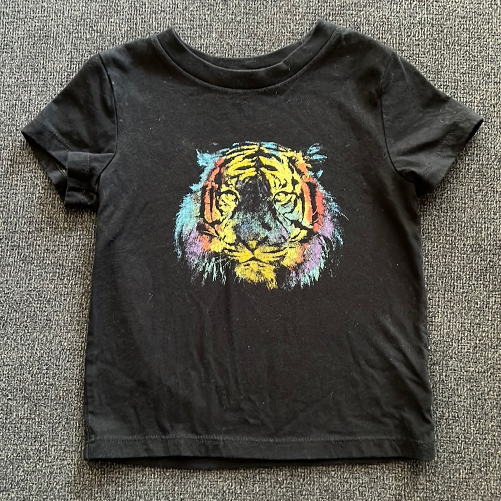 Black tiger shirt